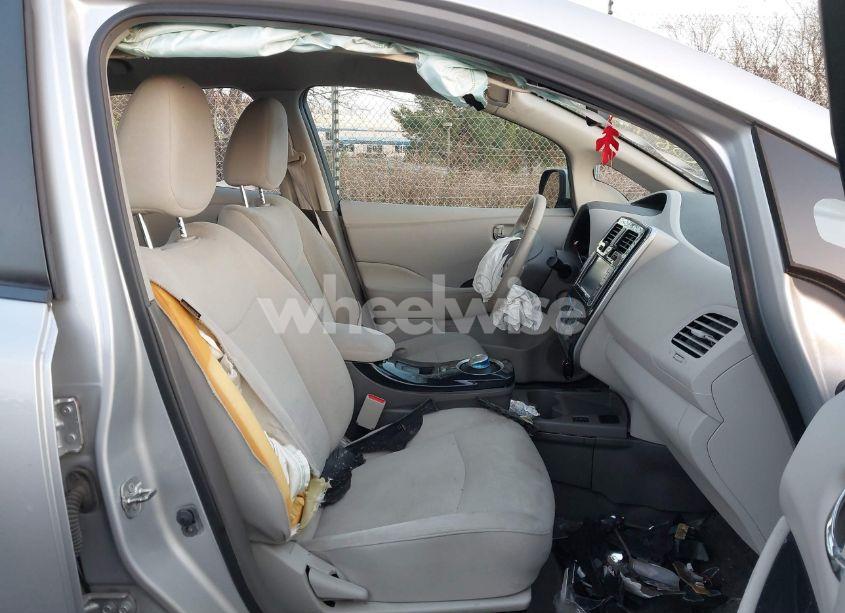 Photo 5 of 2012 Nissan Leaf SL (VIN JN1AZ0CP6CT017653)