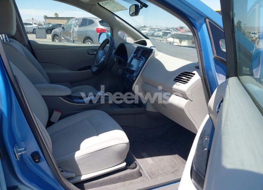 Photo 5 of 2011 Nissan Leaf SL (VIN JN1AZ0CP7BT004666)