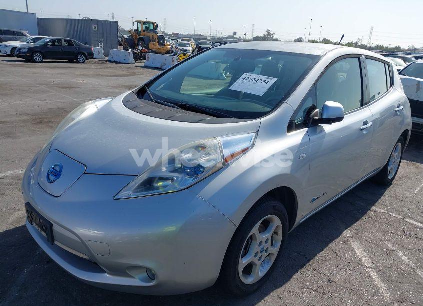 Photo 2 of 2011 Nissan Leaf SL (VIN JN1AZ0CP7BT009401)