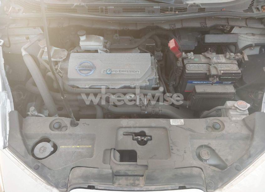 Photo 10 of 2011 Nissan Leaf SL (VIN JN1AZ0CP8BT006992)