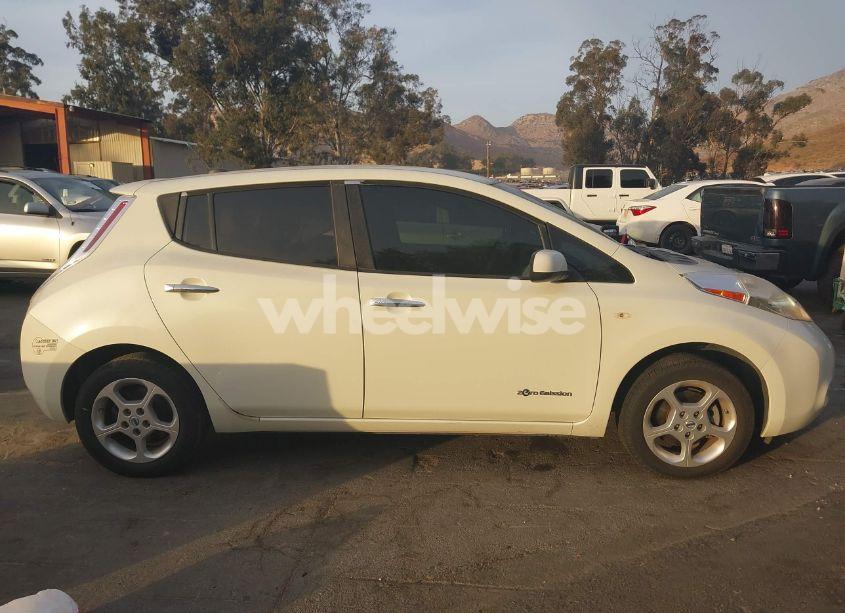 Photo 13 of 2011 Nissan Leaf SL (VIN JN1AZ0CP8BT006992)