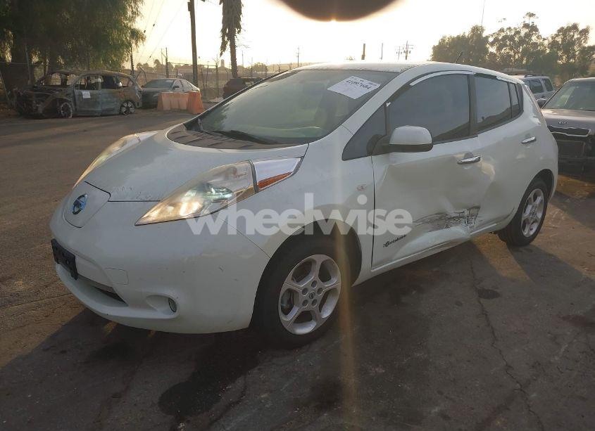 Photo 2 of 2011 Nissan Leaf SL (VIN JN1AZ0CP8BT006992)