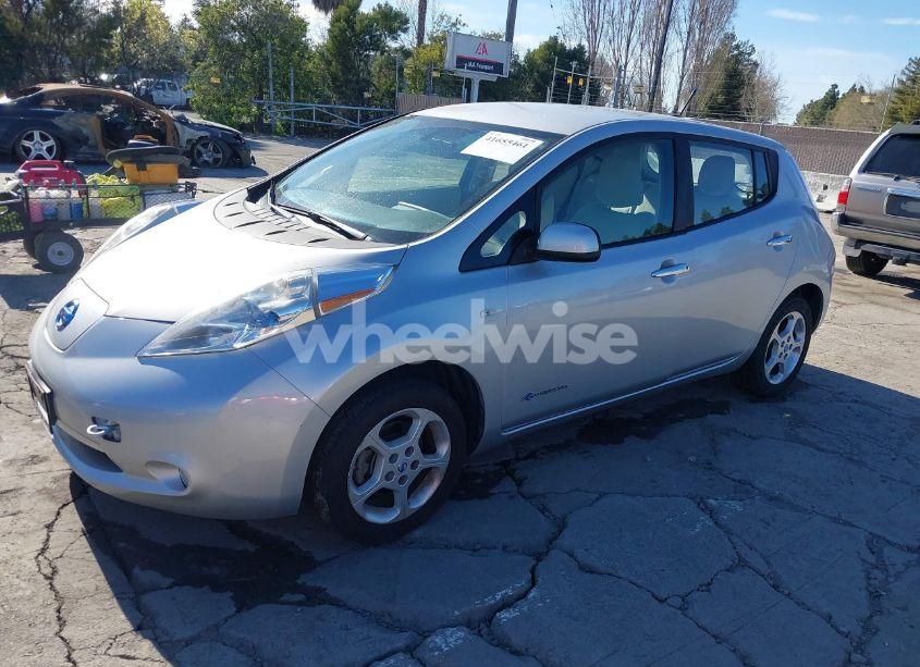 Photo 2 of 2011 Nissan Leaf SL (VIN JN1AZ0CP9BT000778)