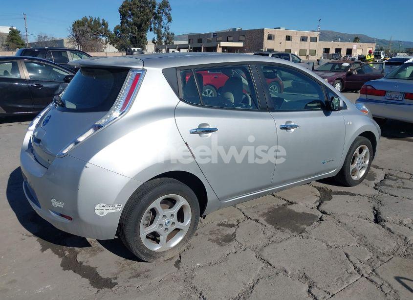 Photo 4 of 2011 Nissan Leaf SL (VIN JN1AZ0CP9BT000778)