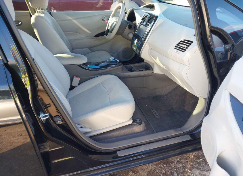 Photo 5 of 2011 Nissan Leaf SL (VIN JN1AZ0CP9BT004913)