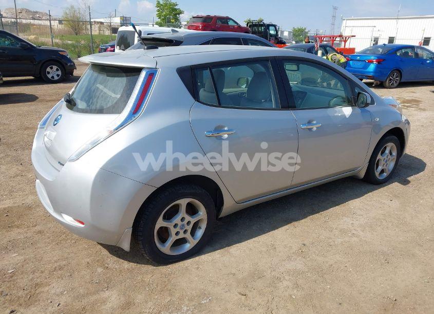 Photo 4 of 2011 Nissan Leaf SL (VIN JN1AZ0CP9BT009562)