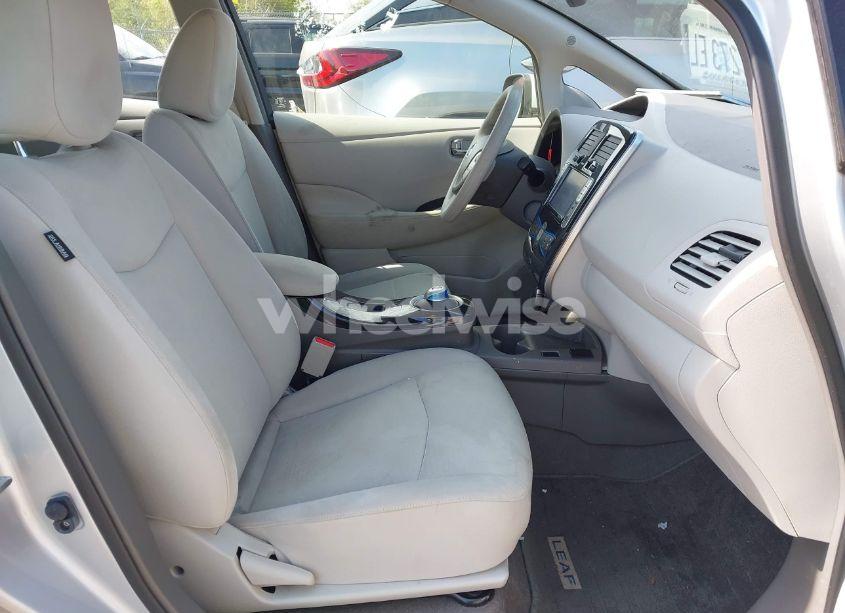 Photo 5 of 2011 Nissan Leaf SL (VIN JN1AZ0CP9BT009562)