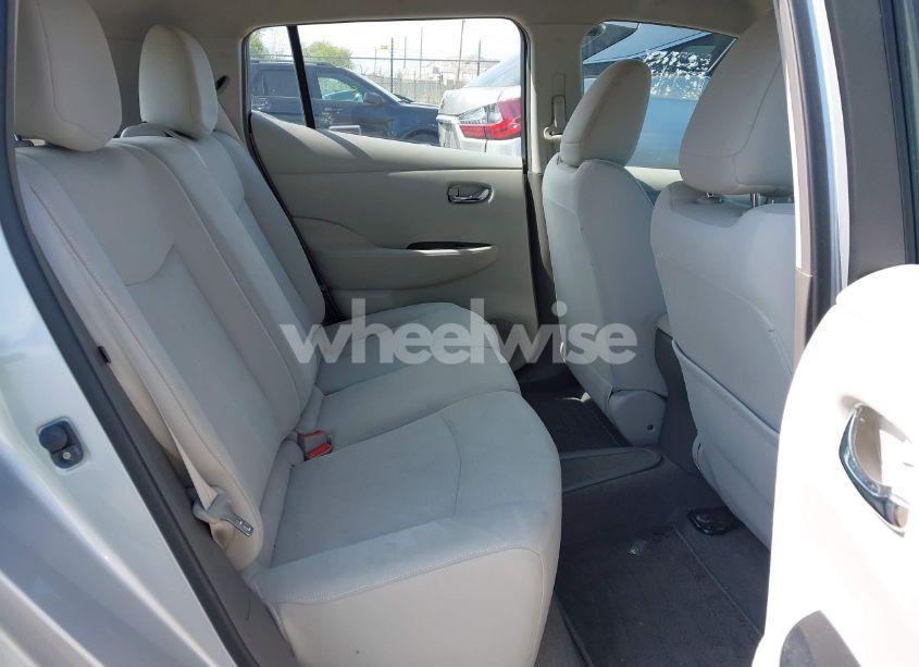 Photo 8 of 2011 Nissan Leaf SL (VIN JN1AZ0CP9BT009562)