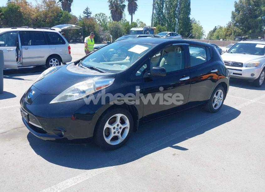 Photo 2 of 2011 Nissan Leaf SL (VIN JN1AZ0CPXBT002569)