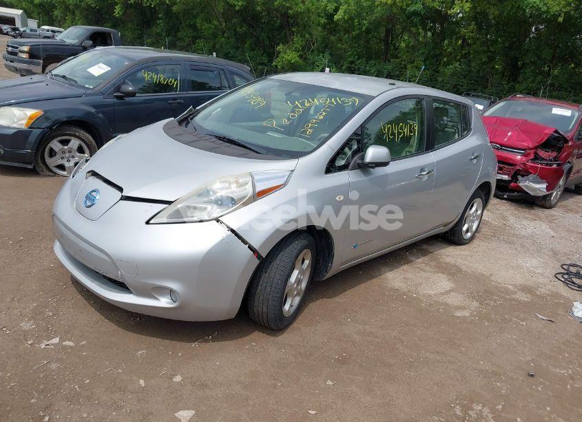 Photo 2 of 2011 Nissan Leaf SL (VIN JN1AZ0CPXBT005973)