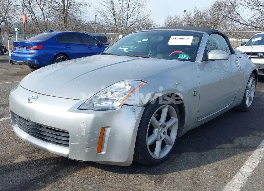 Photo 2 of 2005 Nissan 350z TOURING (VIN JN1AZ36A05M755776)