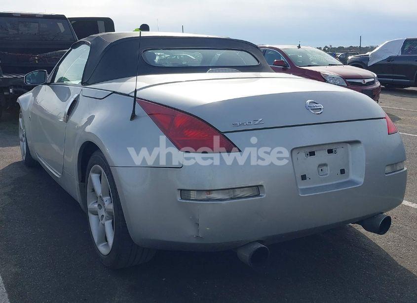 Photo 3 of 2005 Nissan 350z TOURING (VIN JN1AZ36A05M755776)