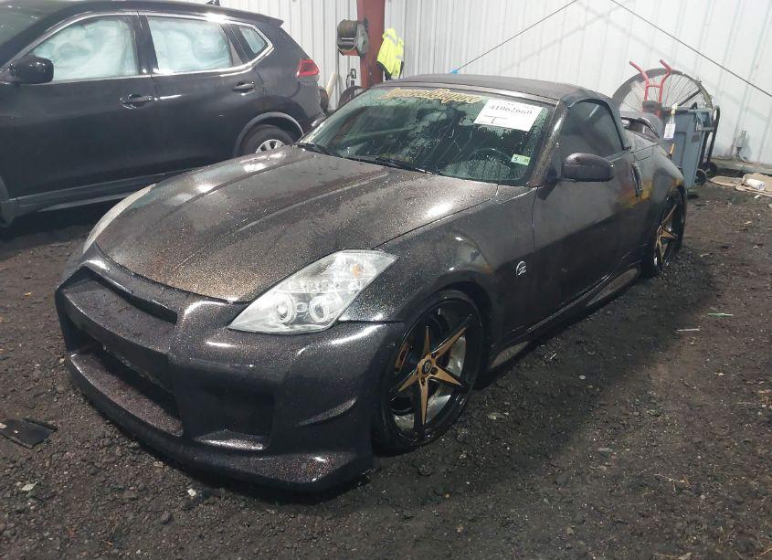 Photo 2 of 2005 Nissan 350z TOURING (VIN JN1AZ36A15M753244)