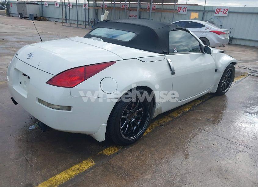 Photo 4 of 2005 Nissan 350z TOURING (VIN JN1AZ36A35M752130)