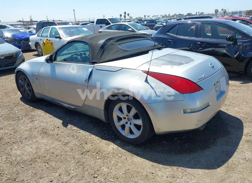Photo 3 of 2005 Nissan 350z TOURING (VIN JN1AZ36A85M752320)