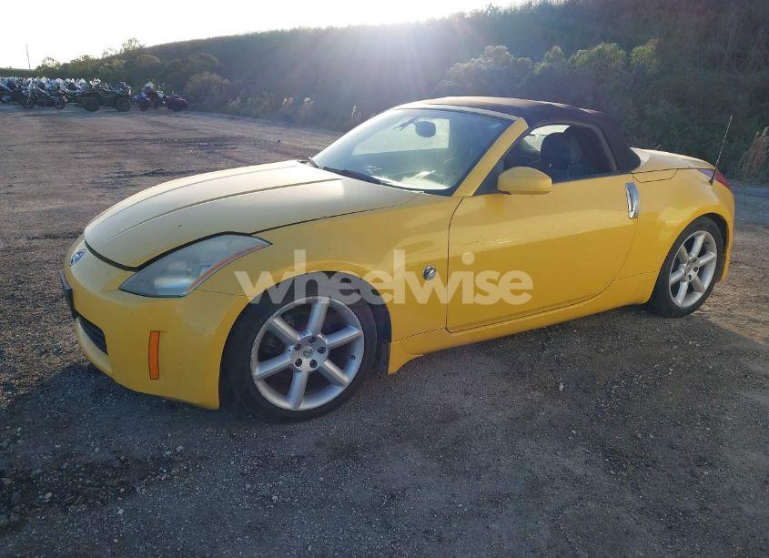 Photo 2 of 2005 Nissan 350z TOURING (VIN JN1AZ36A95M757140)