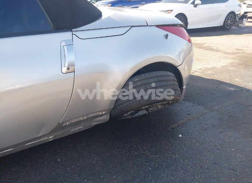 Photo 6 of 2004 Nissan 350z TOURING (VIN JN1AZ36AX4M252917)