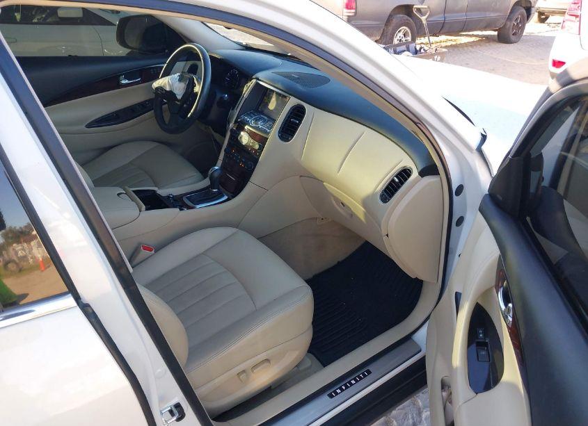 Photo 5 of 2017 Infiniti Qx50 (VIN JN1BJ0RPXHM386228)