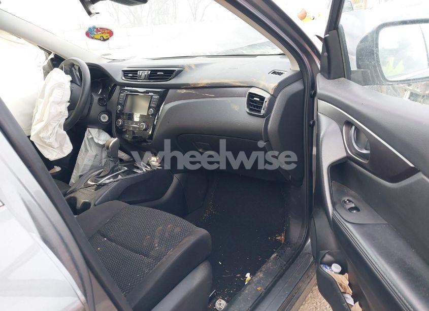 Photo 5 of 2021 Nissan Rogue SPORT S FWD XTRONIC CVT (VIN JN1BJ1AV0MW560709)