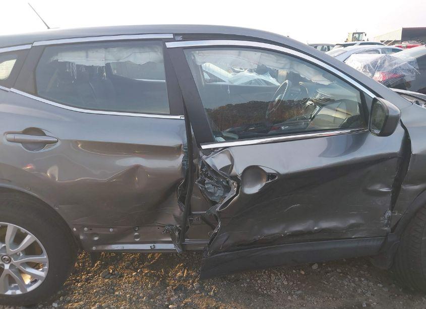 Photo 13 of 2021 Nissan Rogue SPORT S FWD XTRONIC CVT (VIN JN1BJ1AV0MW566686)