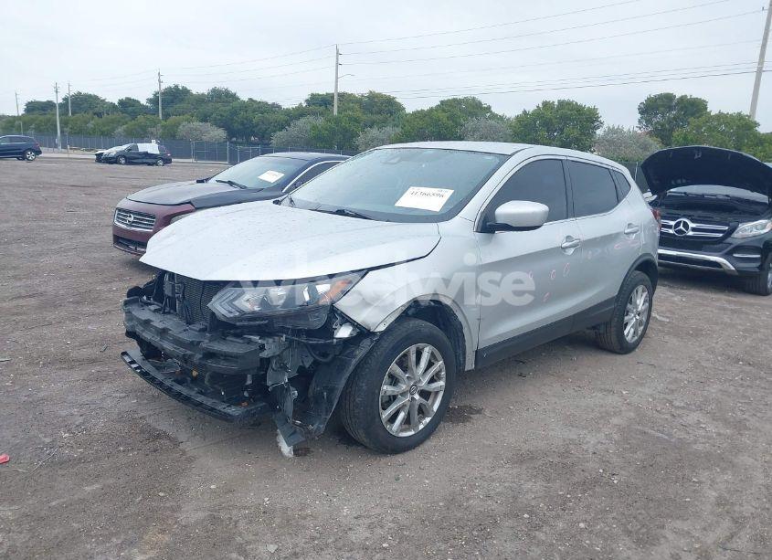 Photo 2 of 2021 Nissan Rogue SPORT S FWD XTRONIC CVT (VIN JN1BJ1AV1MW300299)