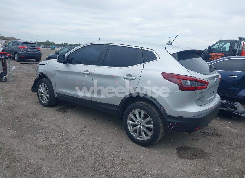 Photo 3 of 2021 Nissan Rogue SPORT S FWD XTRONIC CVT (VIN JN1BJ1AV1MW300299)