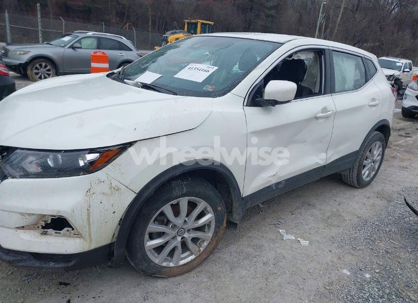 Photo 2 of 2021 Nissan Rogue SPORT S FWD XTRONIC CVT (VIN JN1BJ1AV1MW318947)