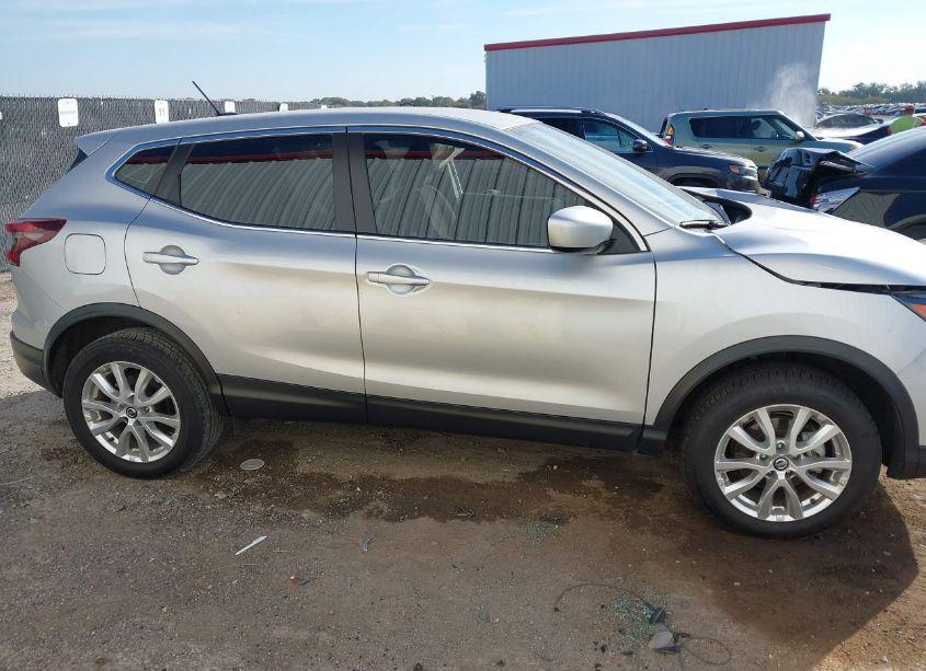 Photo 13 of 2022 Nissan Rogue SPORT S FWD XTRONIC CVT (VIN JN1BJ1AV1NW583210)