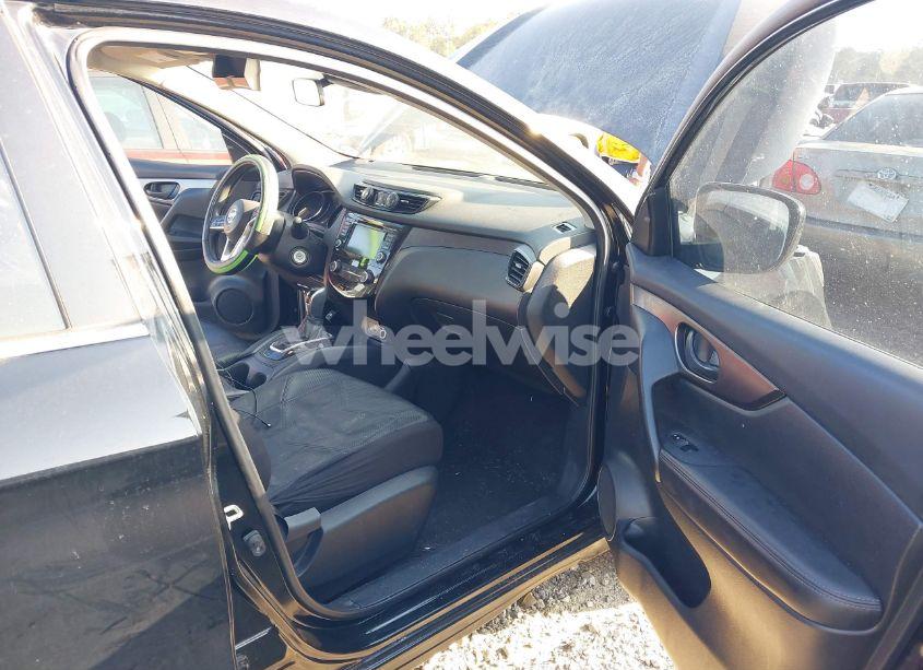 Photo 5 of 2021 Nissan Rogue SPORT S FWD XTRONIC CVT (VIN JN1BJ1AV3MW572241)