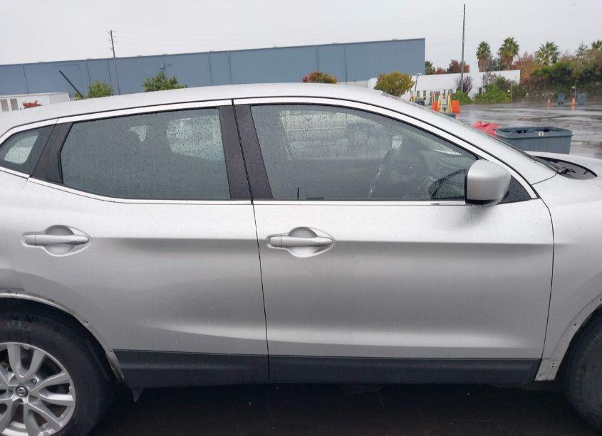 Photo 14 of 2022 Nissan Rogue SPORT S FWD XTRONIC CVT (VIN JN1BJ1AV4NW341401)