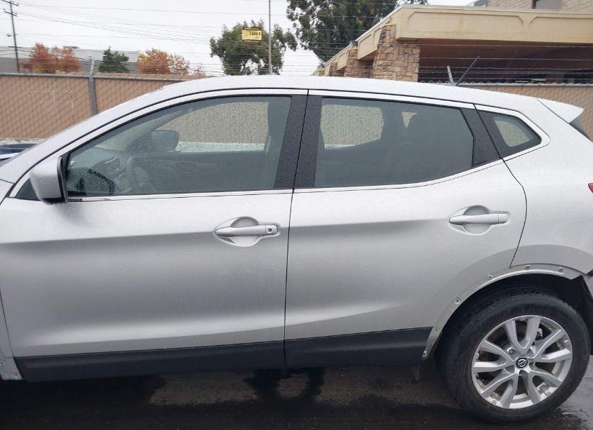 Photo 15 of 2022 Nissan Rogue SPORT S FWD XTRONIC CVT (VIN JN1BJ1AV4NW341401)