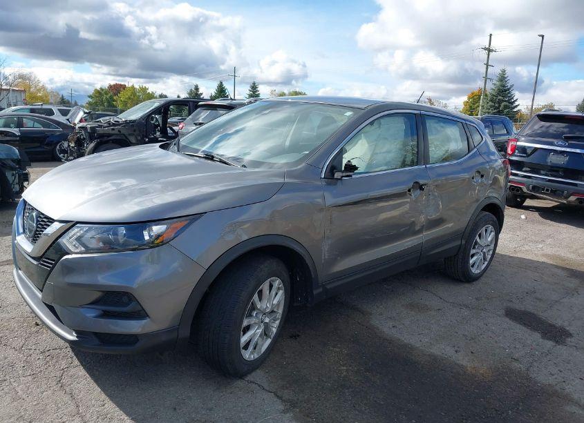 Photo 2 of 2021 Nissan Rogue SPORT S FWD XTRONIC CVT (VIN JN1BJ1AV7MW301540)