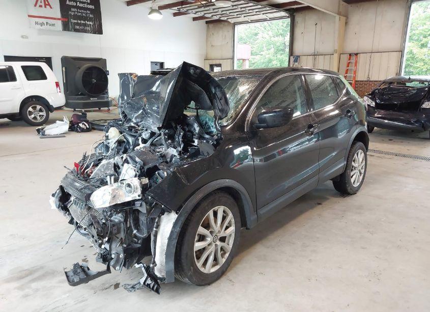Photo 2 of 2021 Nissan Rogue SPORT S FWD XTRONIC CVT (VIN JN1BJ1AV8MW560988)