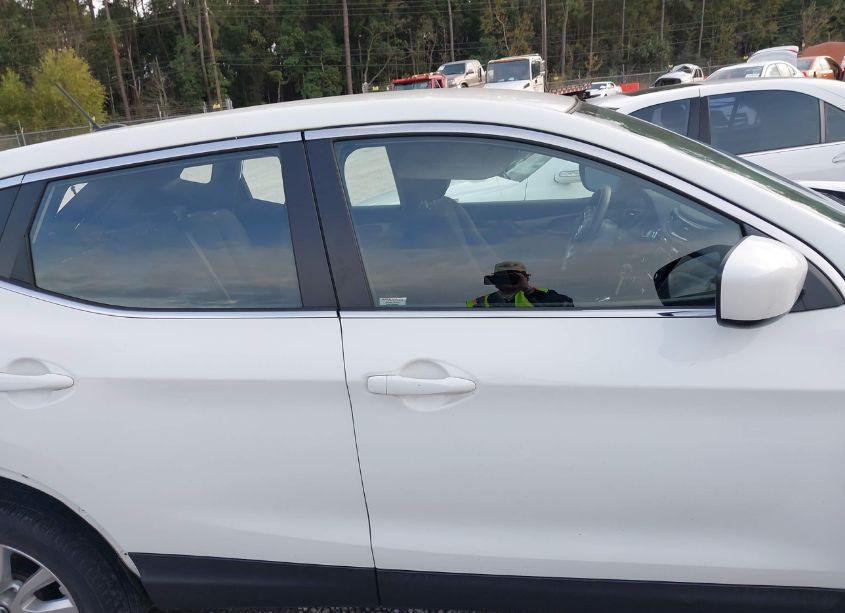 Photo 13 of 2021 Nissan Rogue SPORT S FWD XTRONIC CVT (VIN JN1BJ1AV9MW315973)