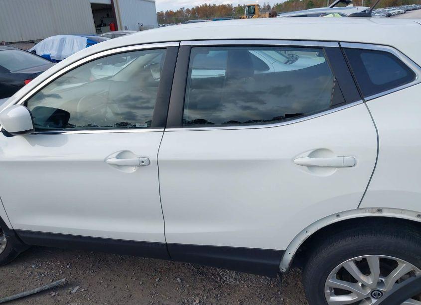 Photo 14 of 2021 Nissan Rogue SPORT S FWD XTRONIC CVT (VIN JN1BJ1AV9MW315973)