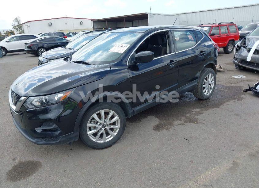 Photo 2 of 2021 Nissan Rogue SPORT S AWD XTRONIC CVT (VIN JN1BJ1AW1MW663565)