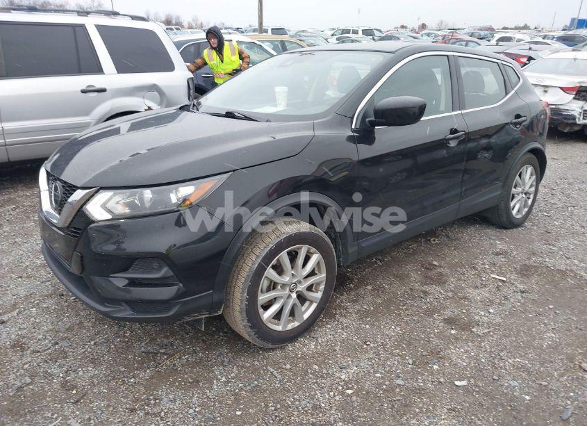 Photo 2 of 2021 Nissan Rogue SPORT S AWD XTRONIC CVT (VIN JN1BJ1AW8MW425616)