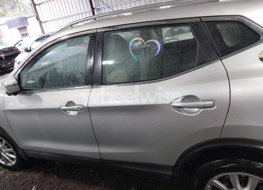 Photo 14 of 2021 Nissan Rogue SPORT SV FWD XTRONIC CVT (VIN JN1BJ1BV4MW566429)