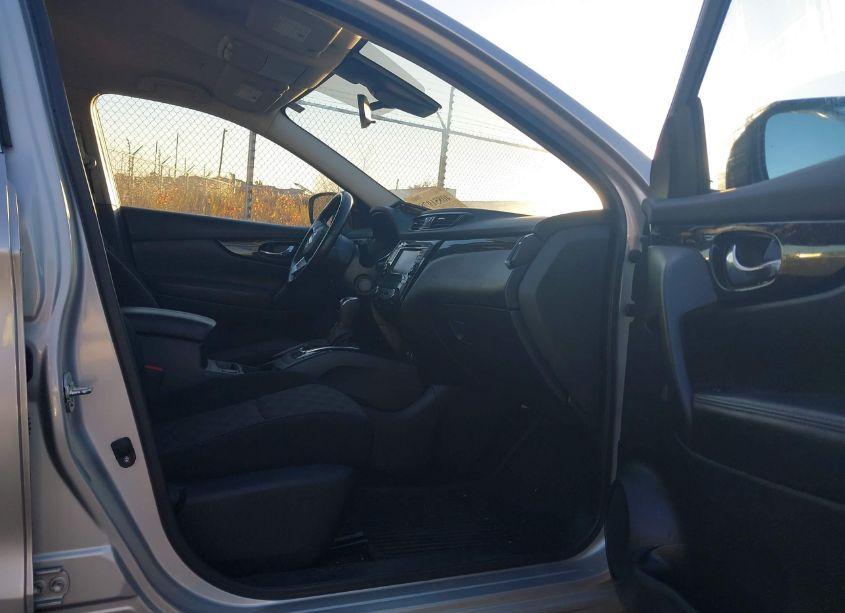 Photo 5 of 2021 Nissan Rogue SPORT SV AWD XTRONIC CVT (VIN JN1BJ1BW0MW441940)