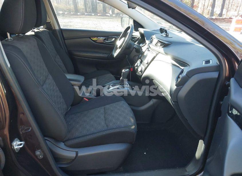 Photo 5 of 2017 Nissan Rogue SPORT SV (VIN JN1BJ1CP0HW007532)