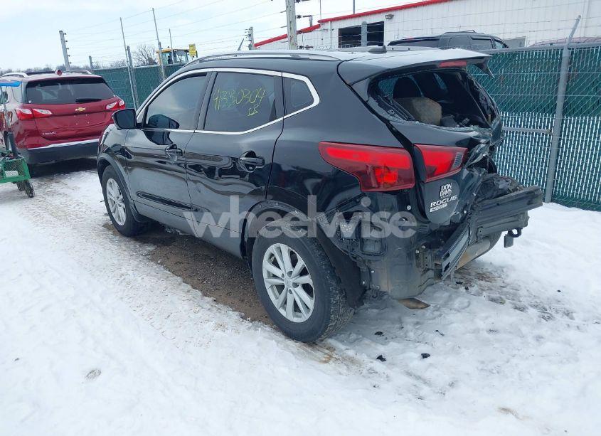 Photo 3 of 2017 Nissan Rogue SPORT SV (VIN JN1BJ1CP0HW021351)