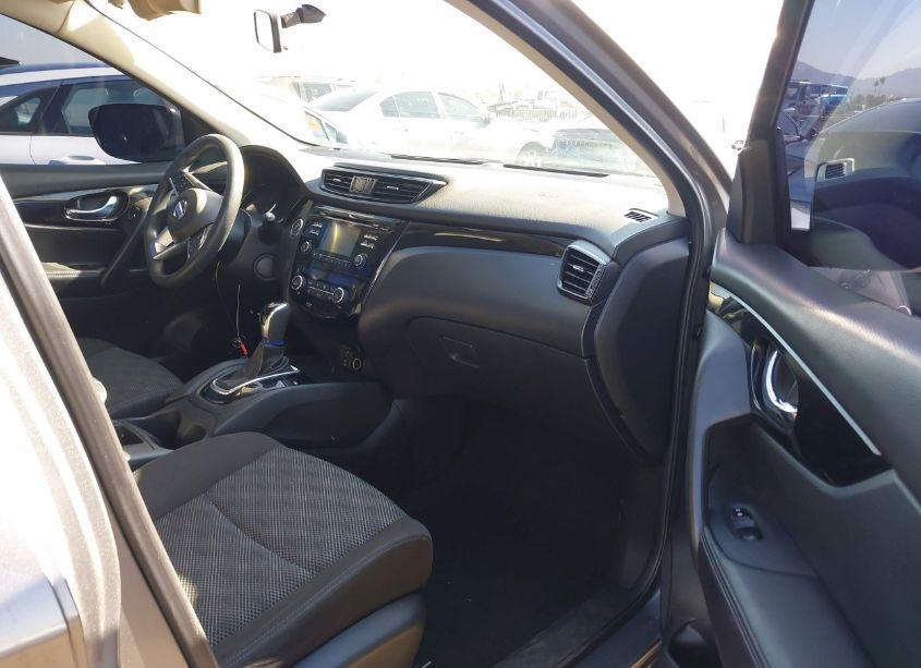 Photo 5 of 2017 Nissan Rogue SPORT SV (VIN JN1BJ1CP0HW033189)