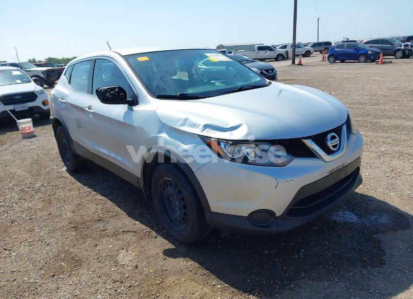 2018 Nissan Rogue SPORT S (VIN JN1BJ1CP0JW105059) main photo