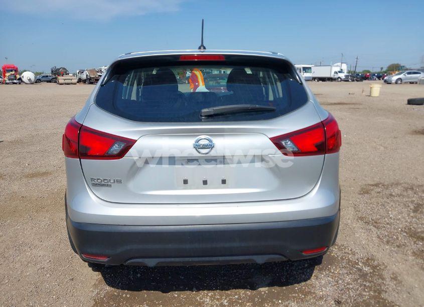 Photo 16 of 2018 Nissan Rogue SPORT S (VIN JN1BJ1CP0JW105059)