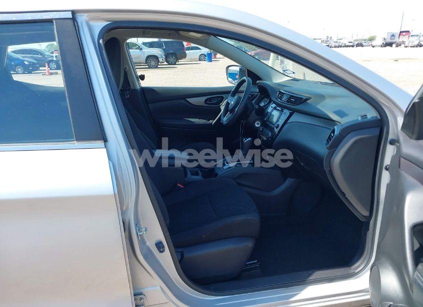 Photo 5 of 2018 Nissan Rogue SPORT S (VIN JN1BJ1CP0JW105059)