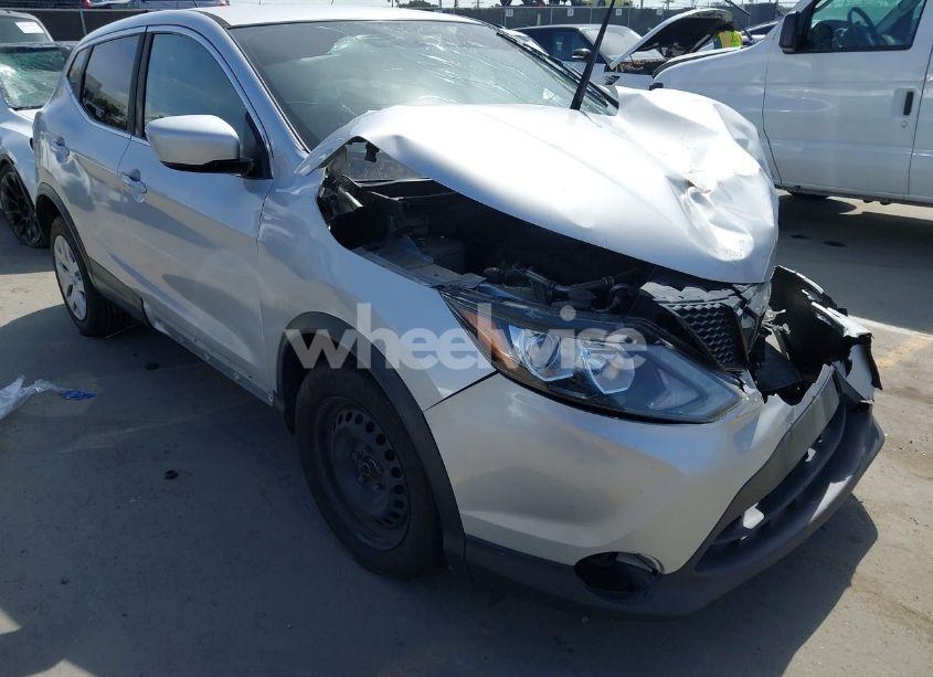 2018 Nissan Rogue SPORT S (VIN JN1BJ1CP0JW156335) main photo