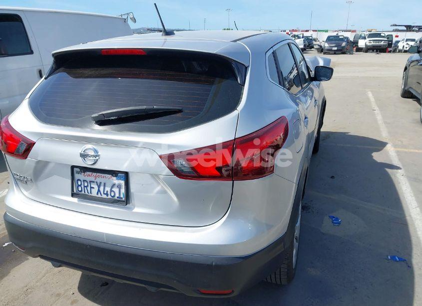 Photo 4 of 2018 Nissan Rogue SPORT S (VIN JN1BJ1CP0JW156335)