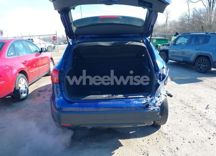 Photo 17 of 2018 Nissan Rogue SPORT S (VIN JN1BJ1CP0JW158862)