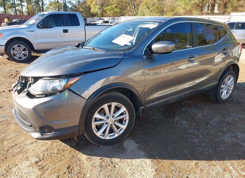 Photo 2 of 2018 Nissan Rogue SPORT S (VIN JN1BJ1CP0JW164175)