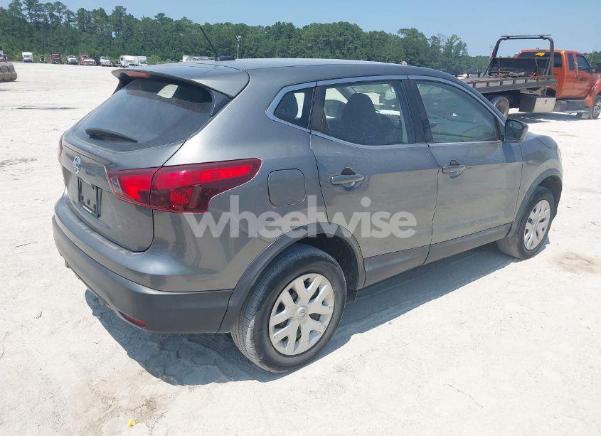 Photo 4 of 2019 Nissan Rogue SPORT S (VIN JN1BJ1CP0KW214378)